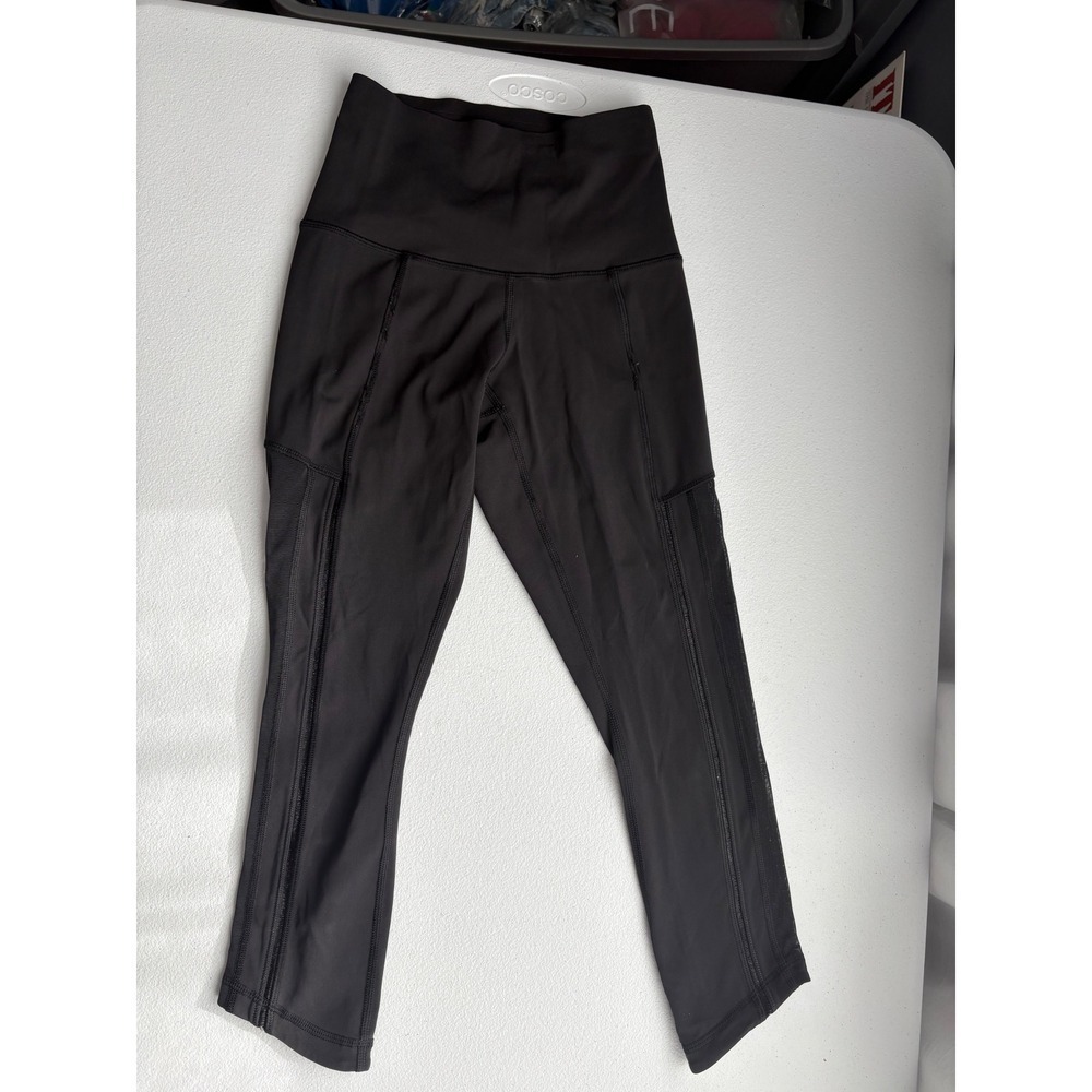 Lululemon Vent It Out Black Cropped Leggings Side Pocket‎ Athletic Yoga Womens